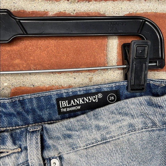 Blank NYC high rise shorts - Picture 4 of 11